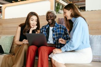 des collaborateurs