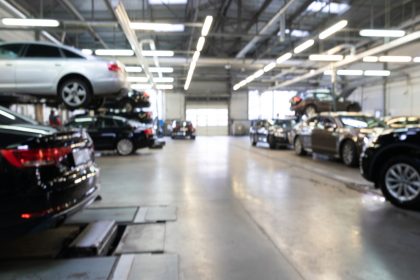 Le marché des centres auto et stations-service : pourquoi la franchise séduit de plus en plus d’entrepreneurs ?